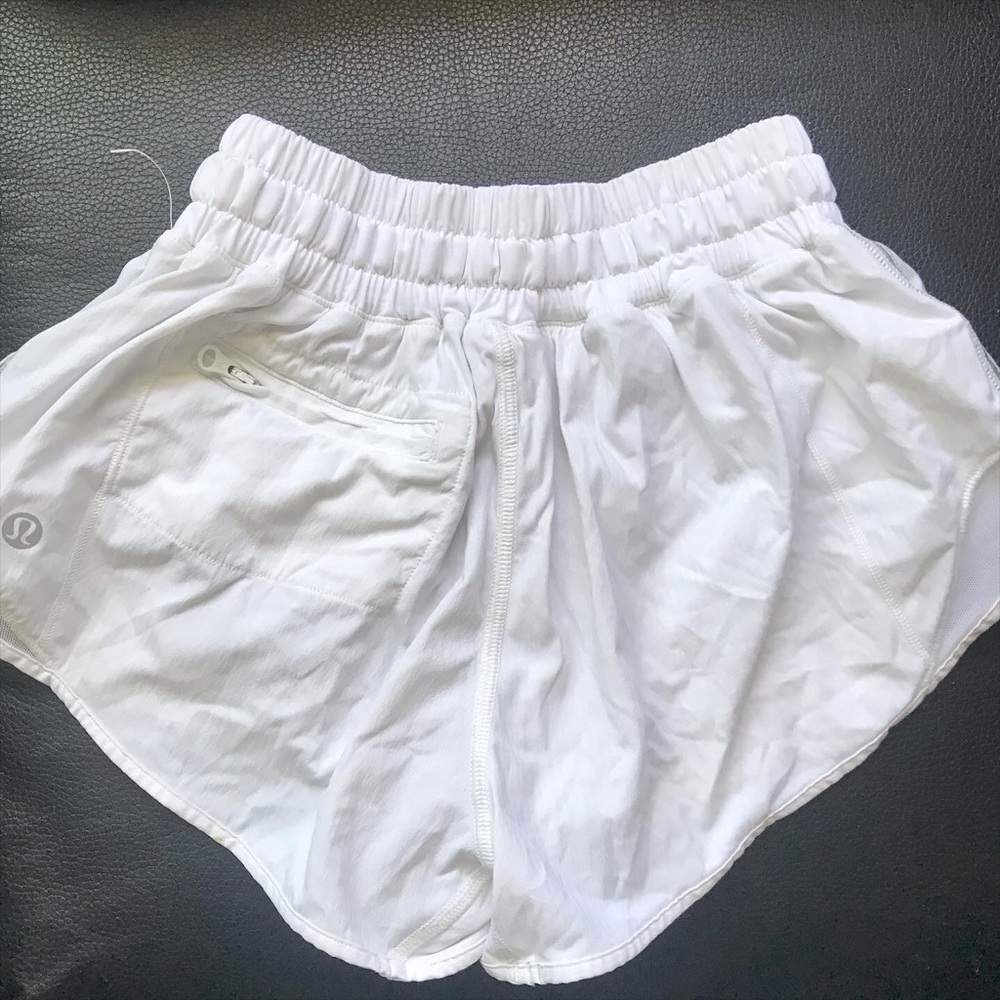 lululemon hotty hot shorts - Picture 3 of 5